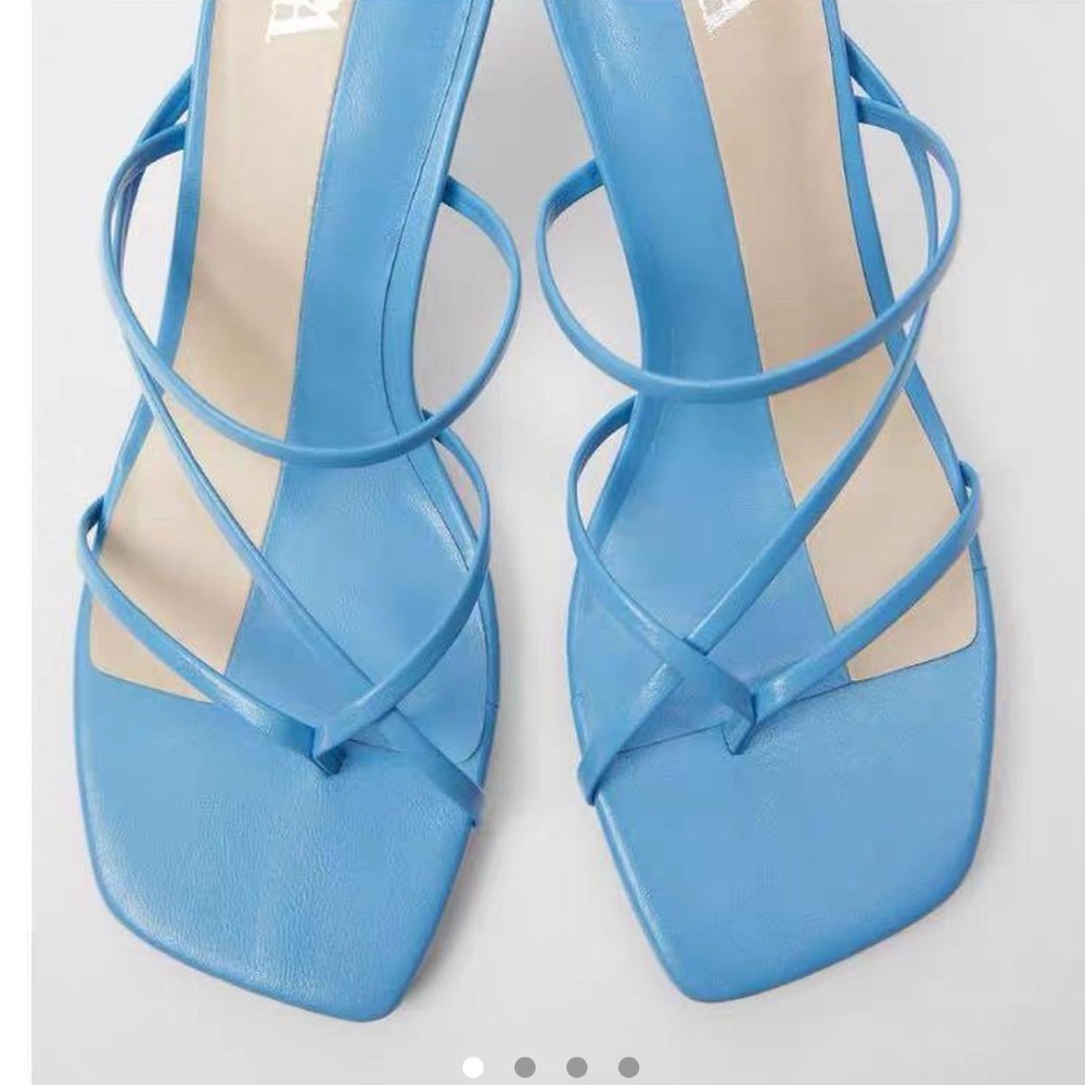 Brand new never been worn blue dainty heels